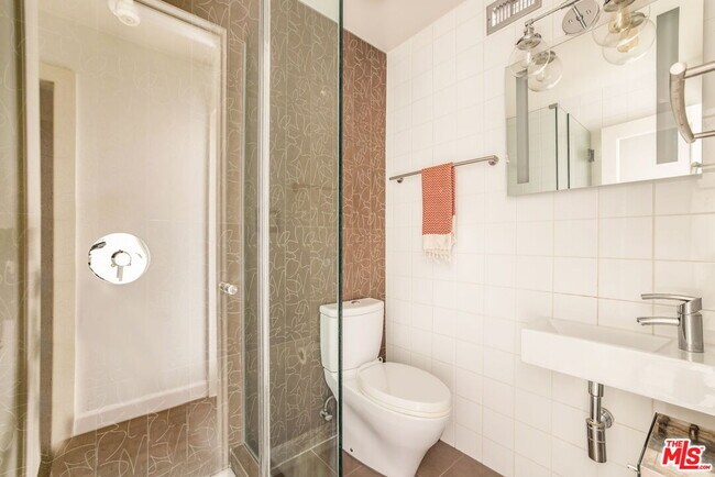 Building Photo - 4075 Los Nietos Dr
