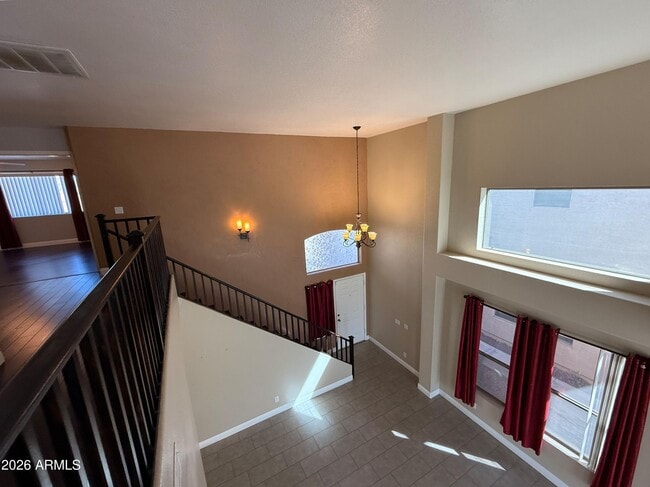 Building Photo - 6425 W Desert Hollow Dr