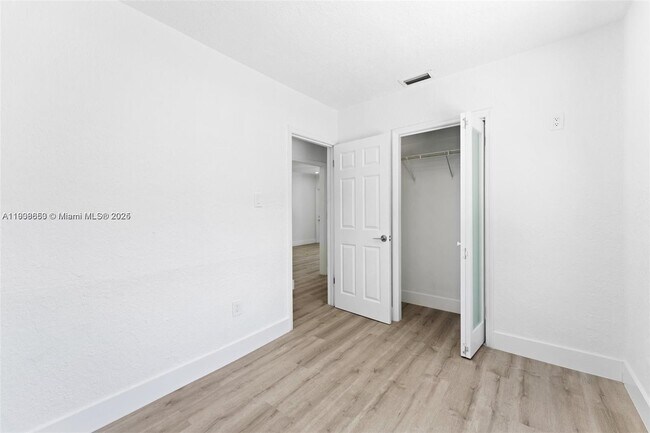 Building Photo - 3161 SW 27th Ln