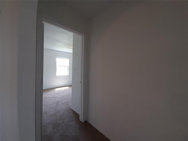 Building Photo - 10322 Rosehaven Dr