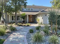 Building Photo - Elegant 4 bedroom, 3 bath large home locat...