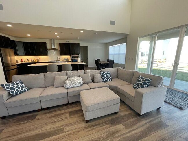 Building Photo - Gorgeous 4 Bed 2.5 Bath New Build in Timnath!