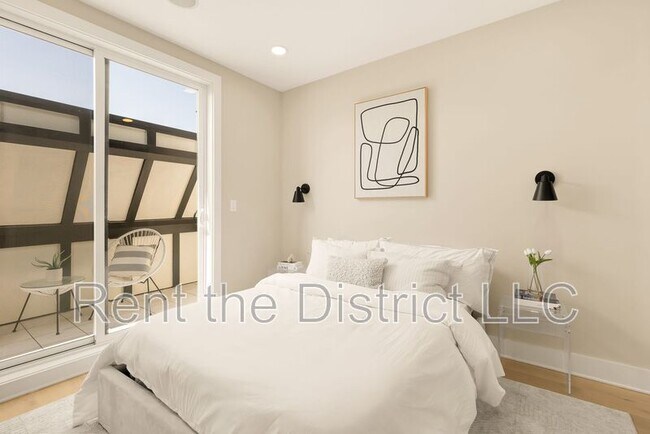 Building Photo - 1365 Perry Pl NW