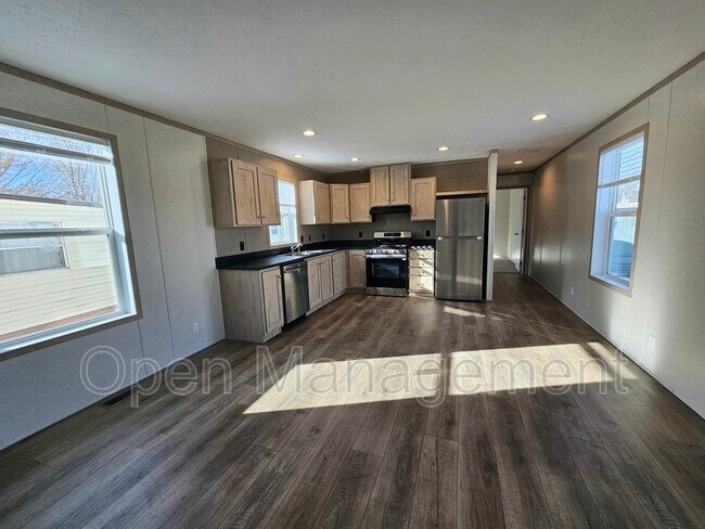 Building Photo - 725 S 12th St