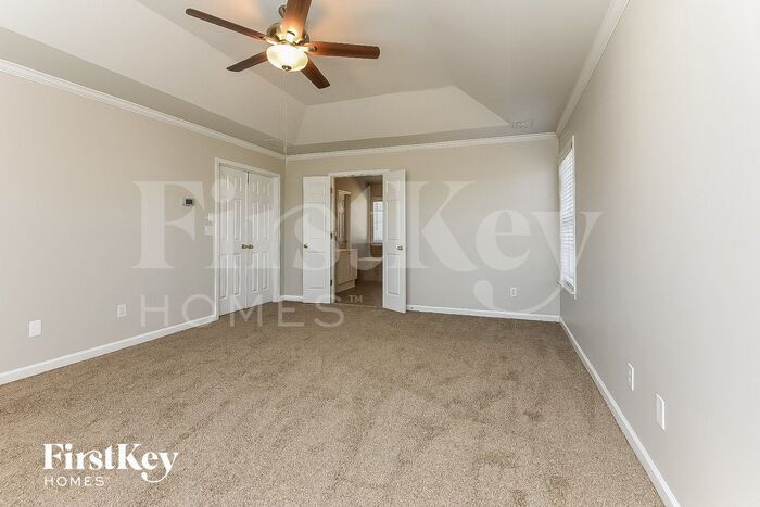 Building Photo - 6675 River Island Cir