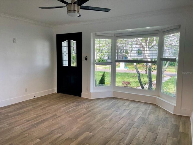 Building Photo - 2118 S Venus St