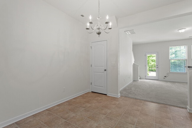 Building Photo - 731 Maypearl Ln
