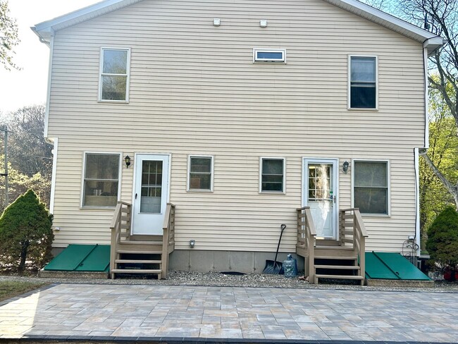 Building Photo - 145-147-147 Derby Ave