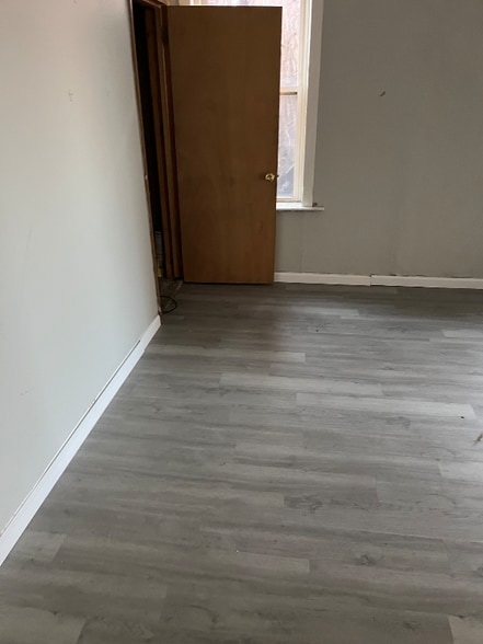 Building Photo - 4210 Athlone Ave