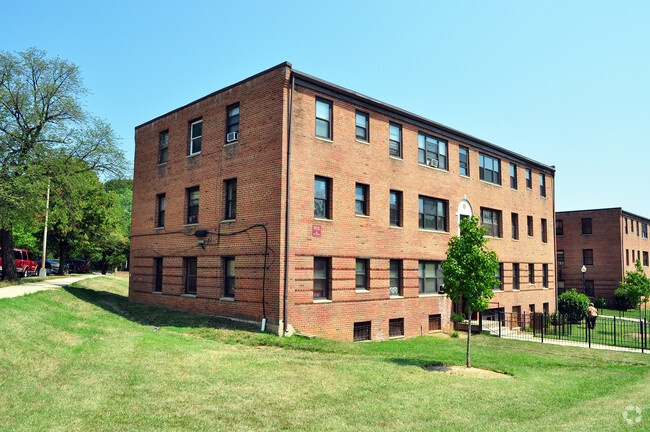 Building Photo - Fairway Park