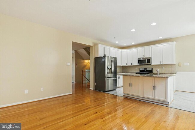 Building Photo - 172 Fringetree Dr