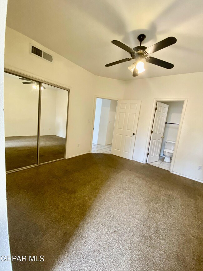Building Photo - 2215 King James Pl