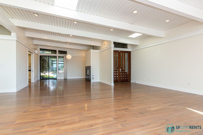 Building Photo - Sherwood Forest: Single Family Home w/ 2 C...