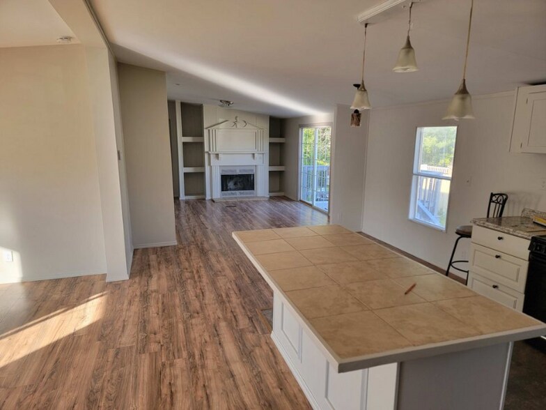 Building Photo - 8424 Bloomwood Dr