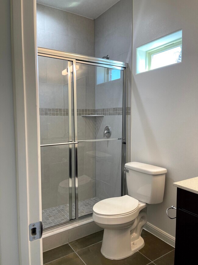 Building Photo - 3807 S Veterans Blvd