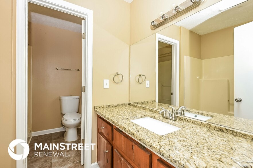 Building Photo - 4372 Lakeside Hills Way NE