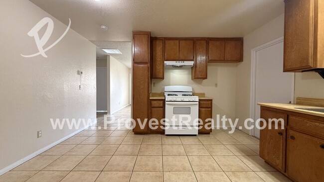Building Photo - 15952 Sequoia St