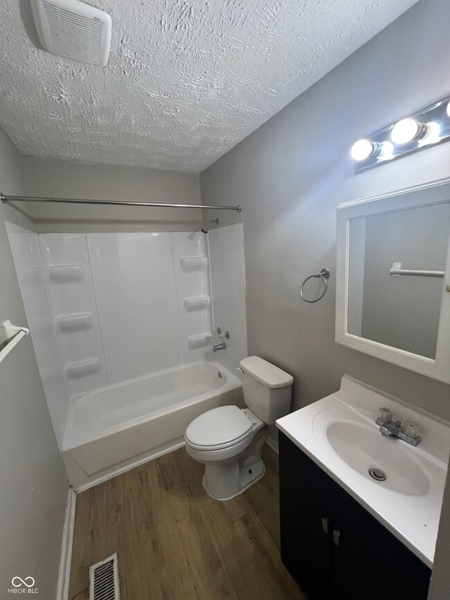 Building Photo - 9413 English Oak Dr