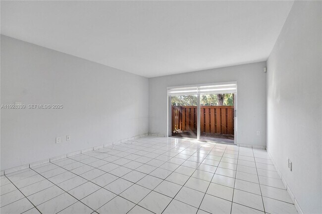 Building Photo - 7205 Miami Lakes Dr