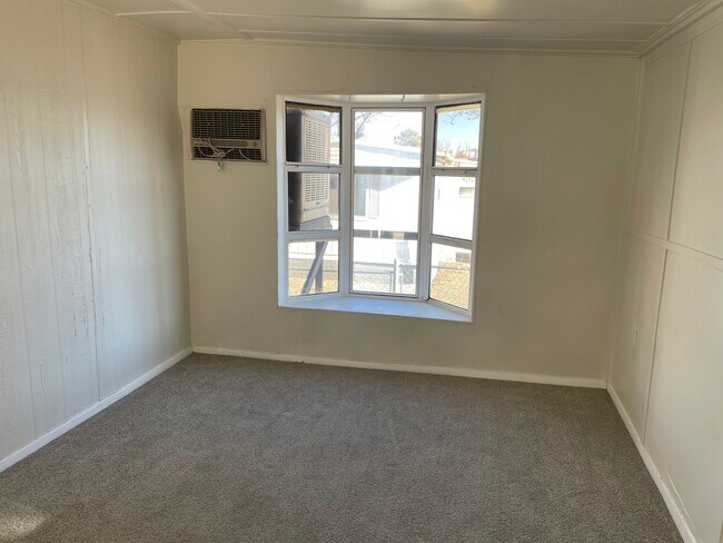 Building Photo - 9037 E Rancho Vista Dr