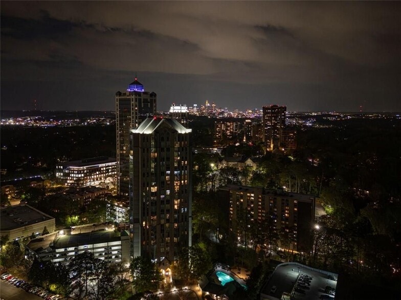 Building Photo - 2870 Pharr Ct S Northwest