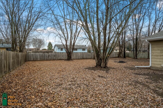 Building Photo - 3 Bedroom House **Half Off May Rent with a...