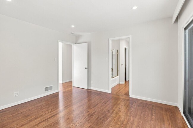 Building Photo - 820 Eucalyptus Ave