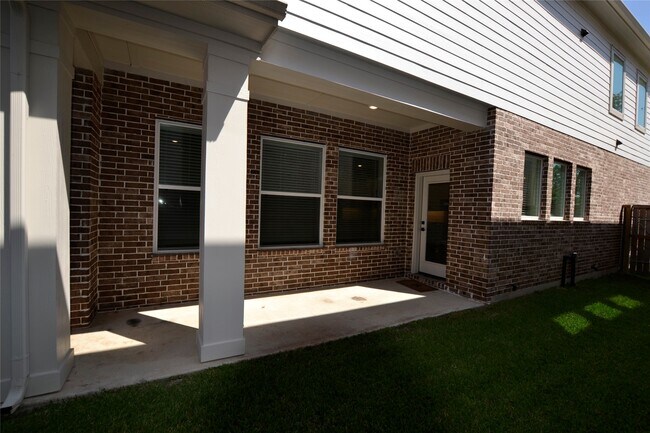 Building Photo - 2151 Creekside Breeze Dr