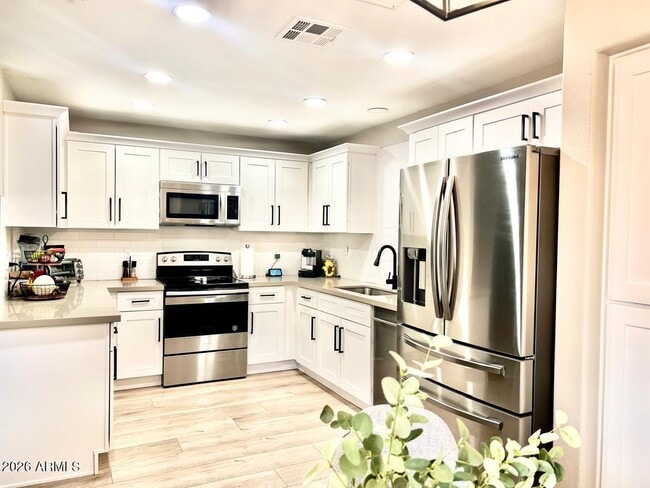 Building Photo - 15050 N Thompson Peak Pkwy