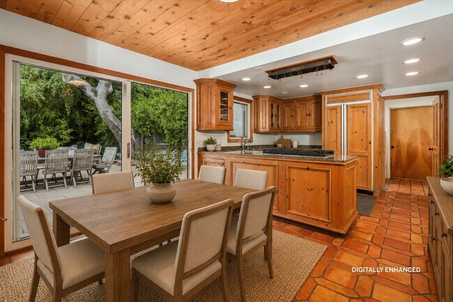 Building Photo - 1539 Miramar Ln