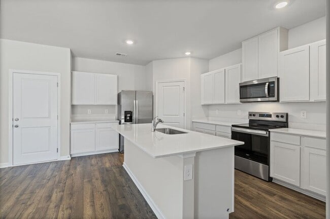 Building Photo - 4340 Oswin Dr