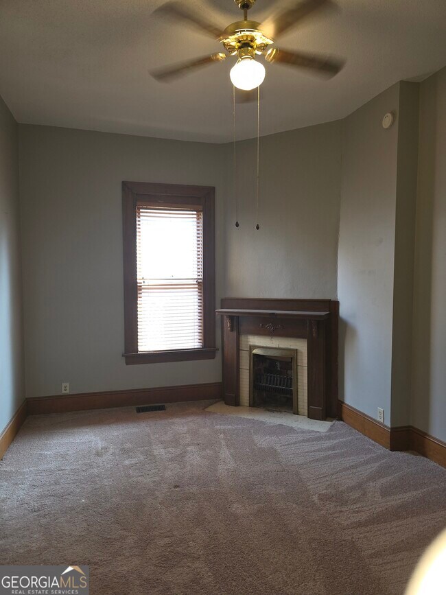 Building Photo - 293 Orange St