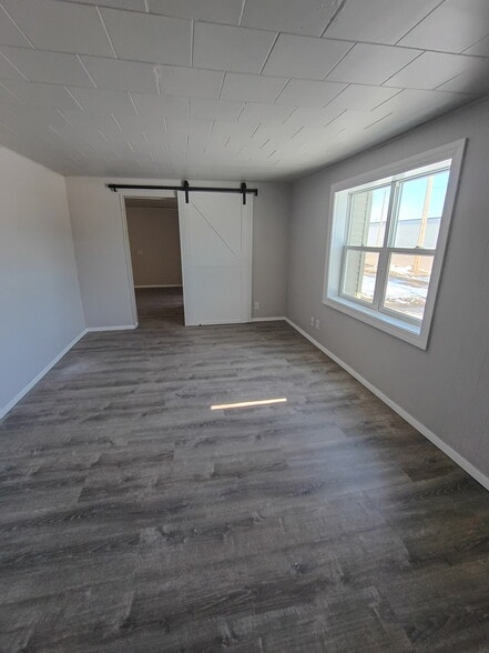 Building Photo - 511 7th Ave N