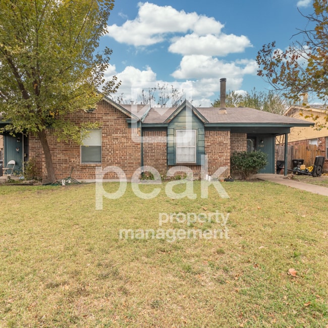 Primary Photo - $1350! 2Bed/2Bath Updated Home!