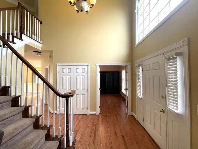 Building Photo - 4823 Vista Ridge Dr