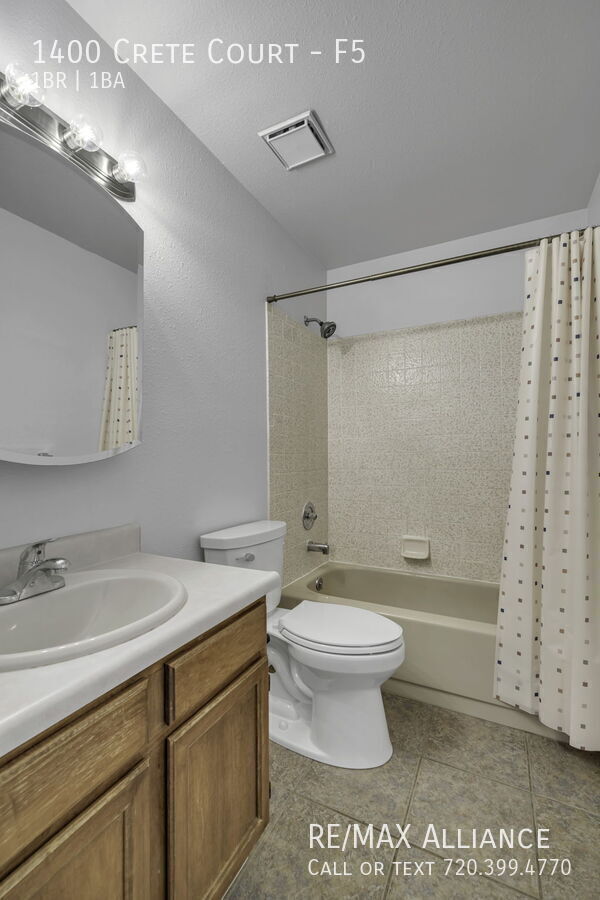 Building Photo - 1400 Crete Ct