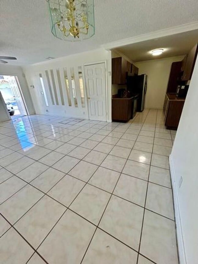 Building Photo - 141 Plumage Ln