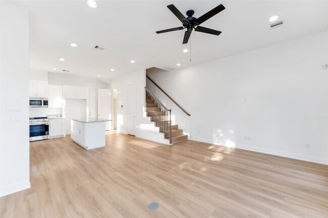 Building Photo - 5119 Briscoe St