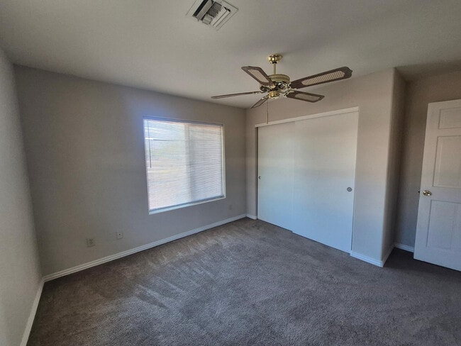 Building Photo - 6740 E Dixileta Dr