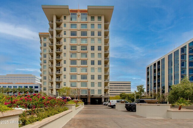 Building Photo - 2211 E Camelback Rd