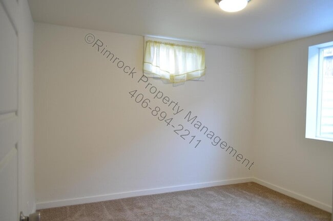 Building Photo - 3329 Poly Dr