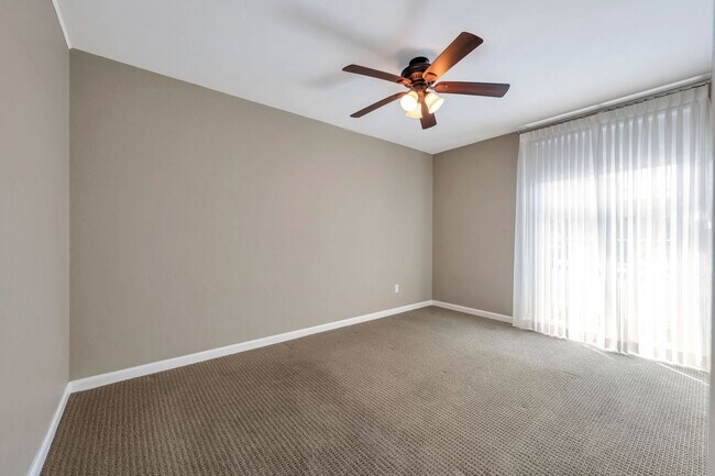 Building Photo - CHARMING 3-BED 2-BATH NEAR THE BAY WITH SPECTACULAR CANYON VIEW