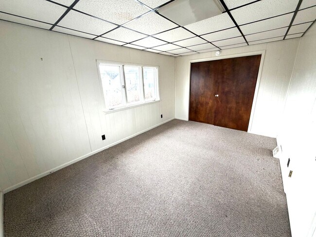 Building Photo - 914 Lawrence St