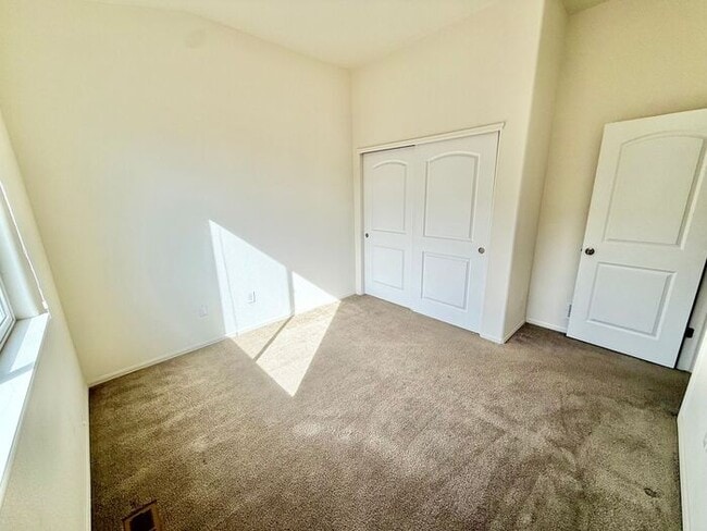 Building Photo - Beautiful 3 Bed / 2 Bath Home in Wellington!