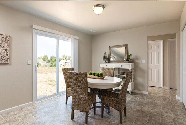 Building Photo - Newer Home near Outstanding Schools!
