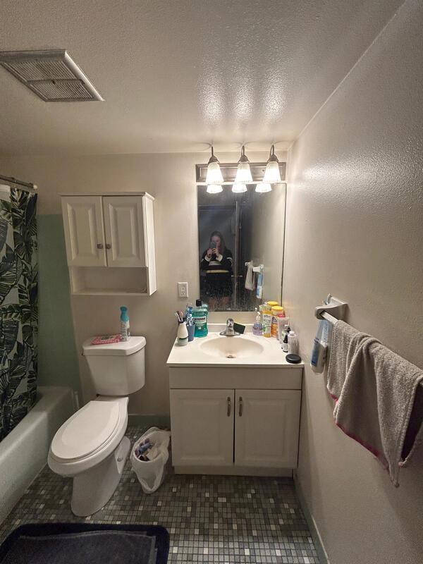 Building Photo - 134 E Johnson St