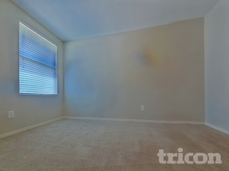 Building Photo - 16661 Woodside Dr