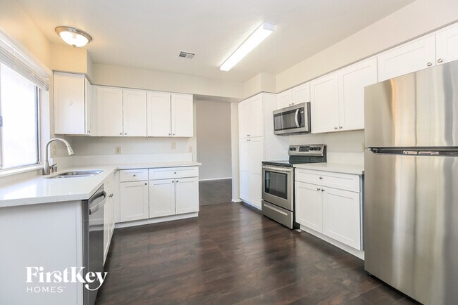 Building Photo - 3775 Duneville St