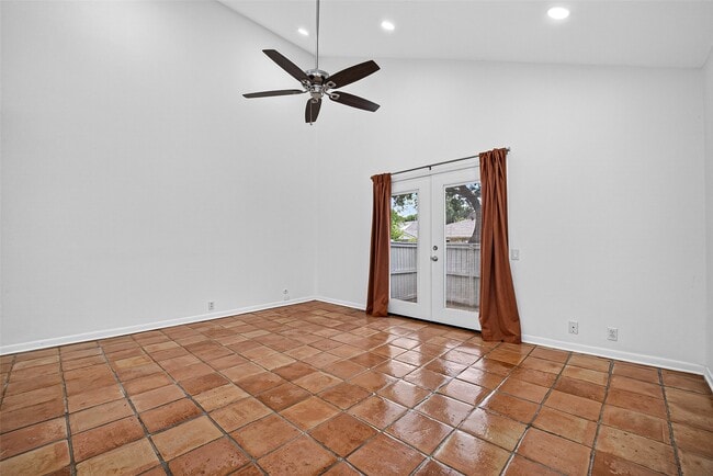 Building Photo - 1344 Chardonnay Dr