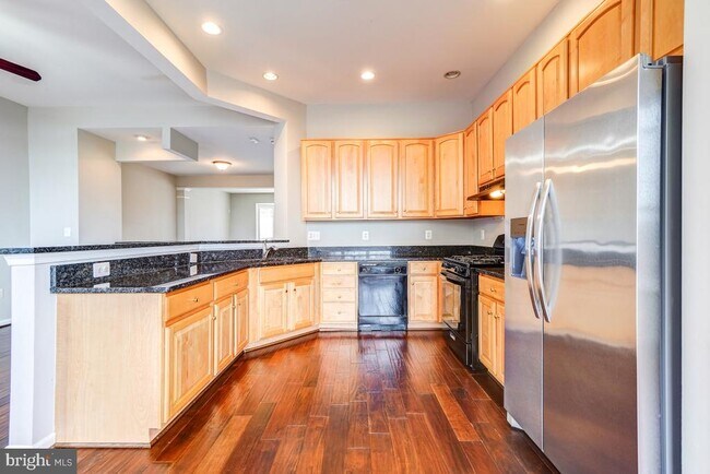 Building Photo - 6160 Cinnamon Ct